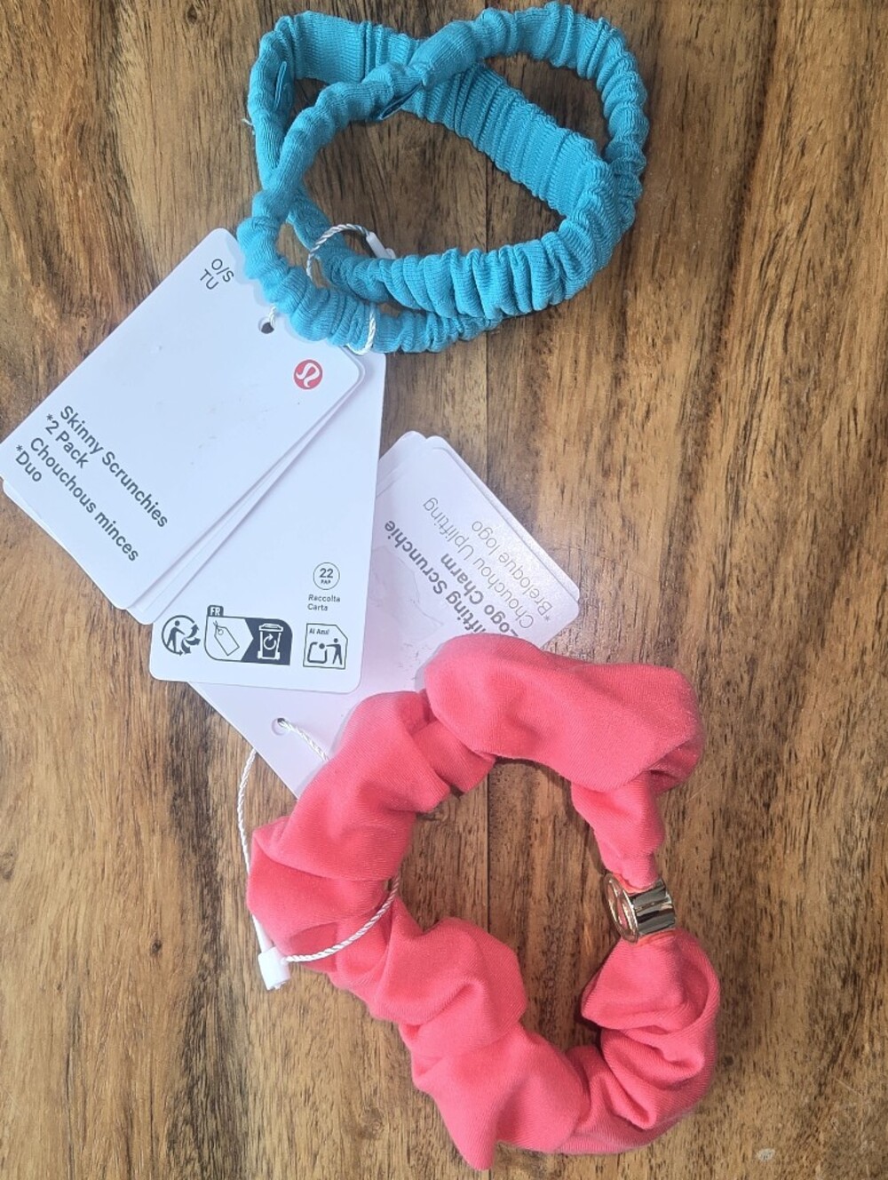 Lululemon Skinny Scrunchies 2-Pack & Uplifting Schrunchie Logo Charm Bundlet Lot